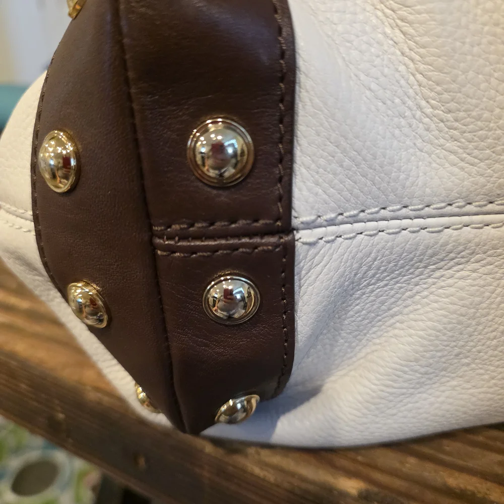 Michael Kors Cream and Brown Shoulder Bag with Gold Details - Picture 3 of 16